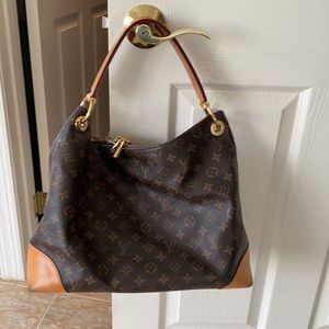 Large Louis Vuitton shoulder bag- Authentic